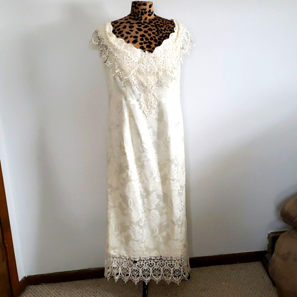 LORALIE Vintage Wedding Dress